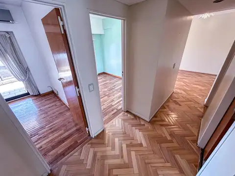 HERMOSO departamento con cochera, baulera y balcon terraza