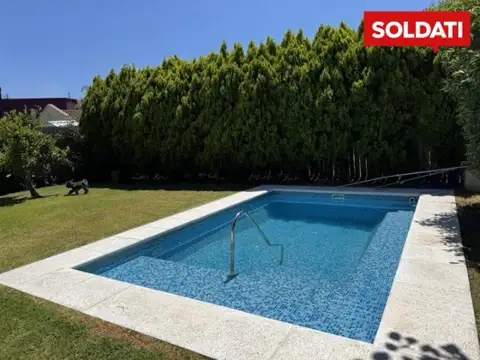 Casa en Venta con 1 cochera