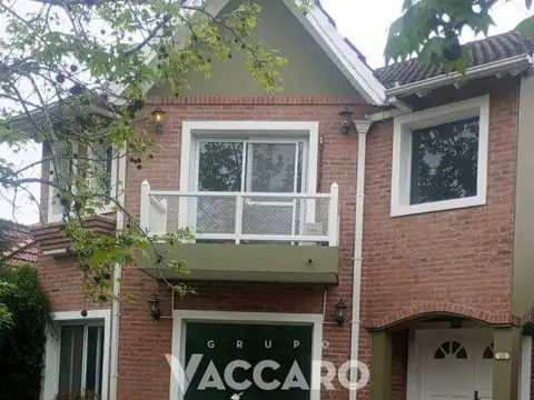 Venta de Casa 4 amb barrio cerrado maria elena, seguridad ,piscina 3 dormitorios