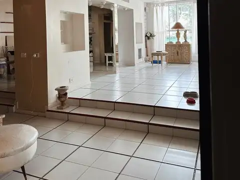 Leandro N. Alem 400, Piso 1