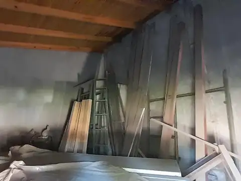 VENTA EXCELENTE ESQUINA CON LOCALES