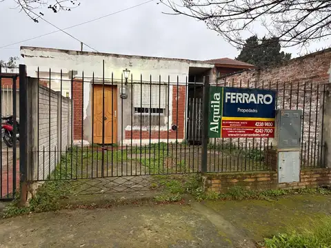 Casa 2 ambientes con 1 baño