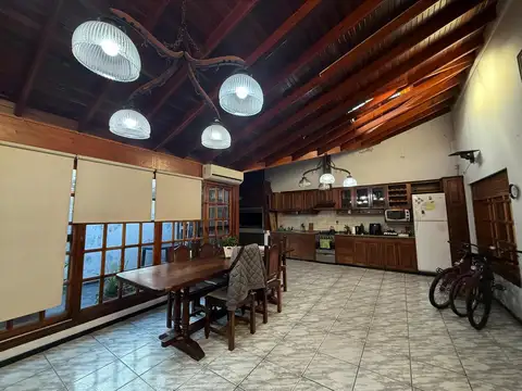 CASA CUATRO AMBIENTES-WILDE-VENTA