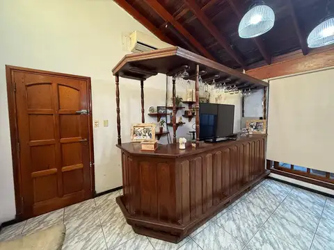 Casa 4 ambientes con 3 baños