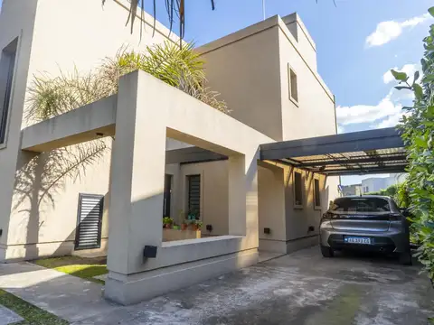 Casa en Venta en Pilar, USD 245.000