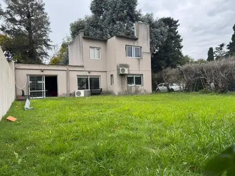Casa 5 ambientes con 1 baño