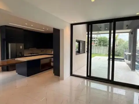 Casa en Venta en Villa Rosa, USD 550.000