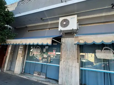 *EXCELENTE DEPTO. DE 4 AMB. CON BALCON CORRIDO AL FRENTE, PATIO Y TERRAZA *1º PISO POR ESCALERA