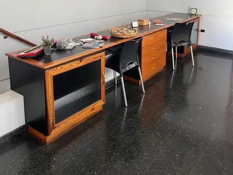 Casa 8 ambientes con 3 baños