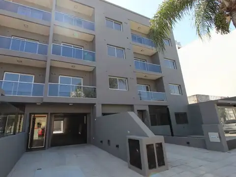 OPORTUNIDAD UNICA PLANTA BAJA 2 AMBIENTES CON 2 COCHERAS