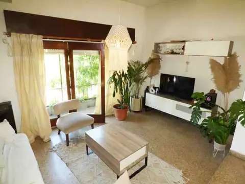 Avenida Presidente Raúl Alfonsín 1400