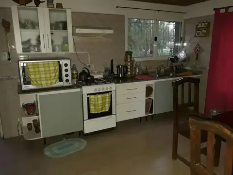 Casa 4 ambientes con 2 baños