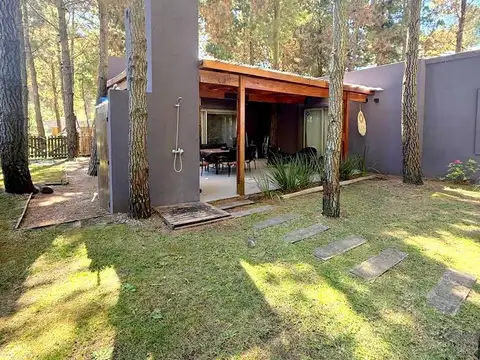 CASA EN COSTA ESMERALDA SENDEROS 4 CON PISCINA