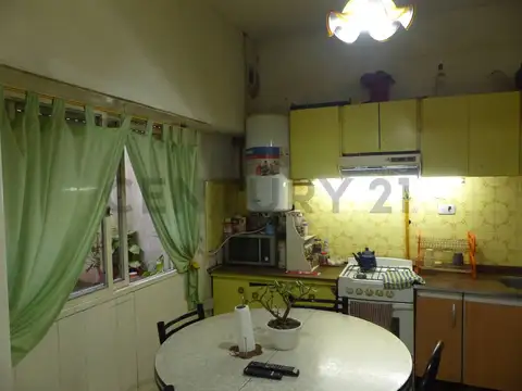 LAFAYETTE 100, Piso 0