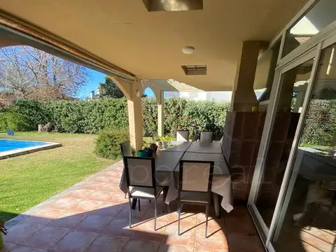 Casa 7 ambientes con 3 baños