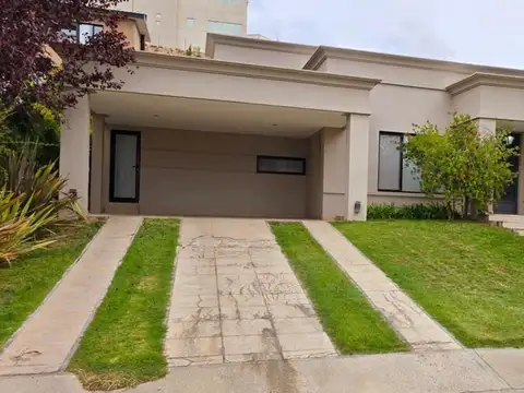 CASA EN VENTA BARRIO BOCAHUE
