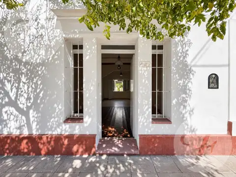CASA CÉNTRICA EN SAN PEDRO CON JARDÍN Y GRAN POTENCIAL DE DESARROLLO – 272 M² FOT 2 - APTO CREDITO