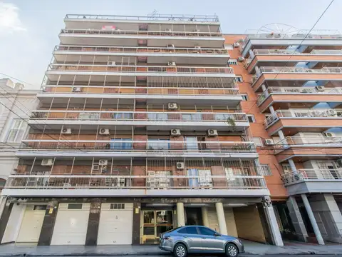 Ramon Falcon 1500, Piso 3