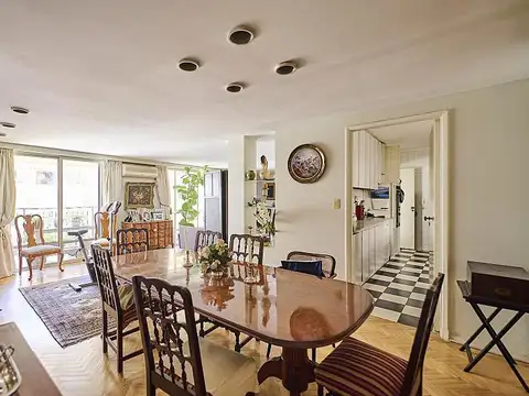 Venta- Las Cañitas 4 ambientes balcón cochera