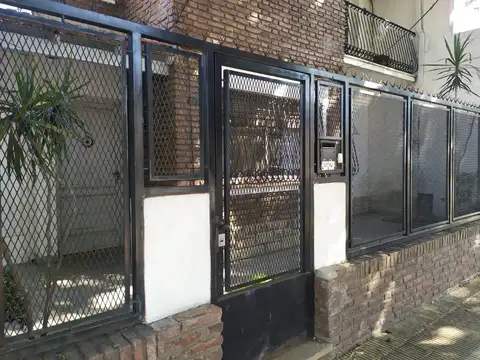 Departamento tipo casa en alquiler en Munro