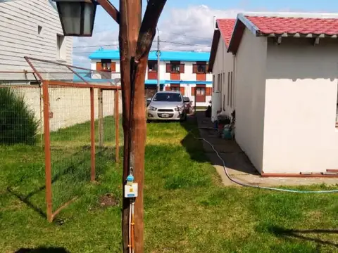 CASA APTA CRÉDITO CON AMPLIO PATIO, B° AEROPUERTO
