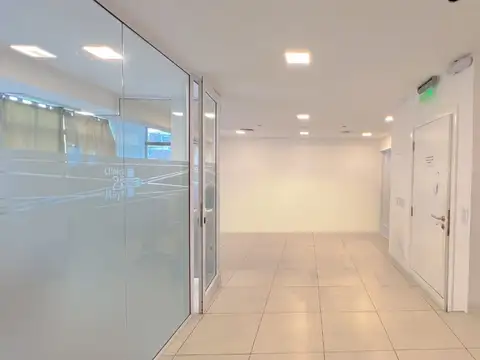 VENTA OFICINA EN LA PERLA MODERNA Y FUNCIONAL