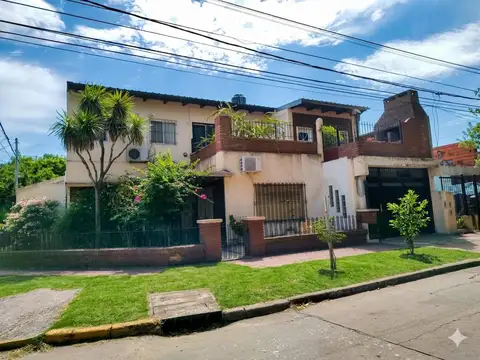 La Florida - Casa en venta- 3 dormitorios   cochera