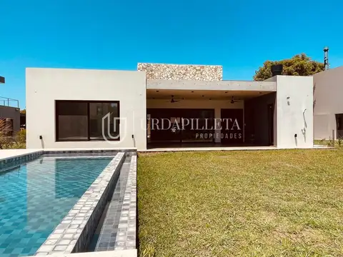 Casa en venta en Pilara en La Calesa