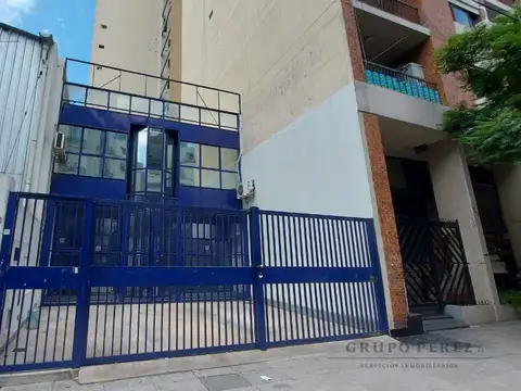 Depósito - Oficina - Local  de  420 m2 en San Telmo  - ALQUILER