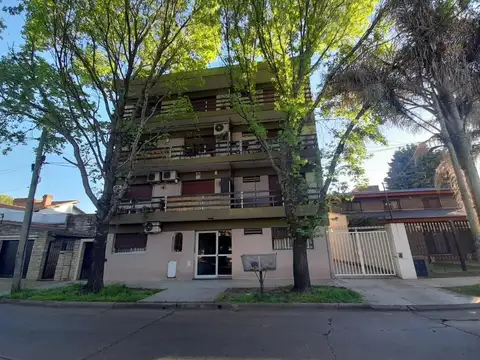 Departamento 3 ambientes amplio - bajas expensas.