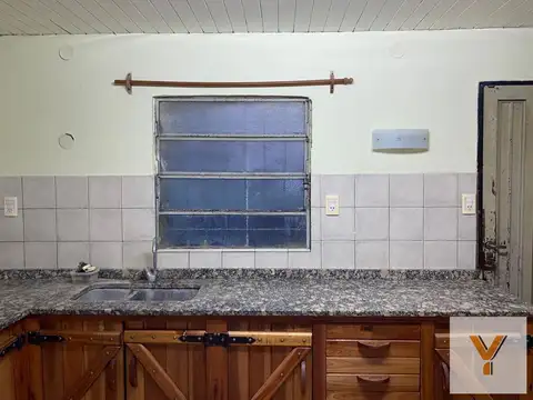 Casa 4 ambientes con 1 baño