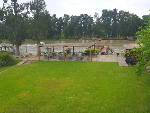 Venta Terreno 2.035 m² sobre el Río Luján con Muelle, Posada, Pileta y Cabañas – Oportunidad Turís