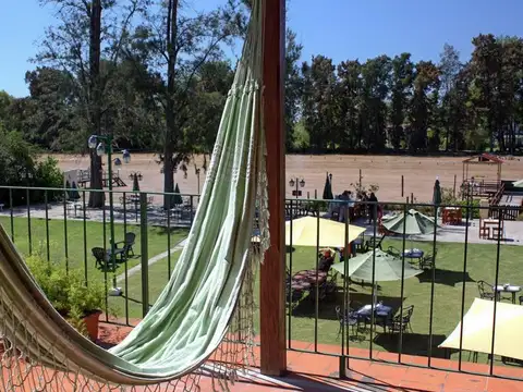 Venta Terreno 2.035 m² sobre el Río Luján con Muelle, Posada, Pileta y Cabañas – Oportunidad Turís