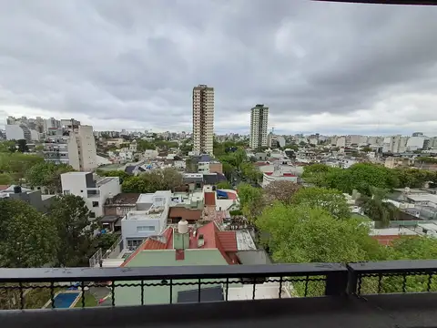 Departamento de 2 Ambientes en Piso Alto con Vista Abierta a la Ciudad