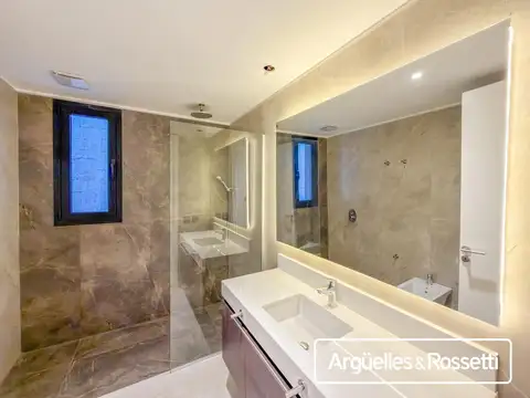 Departamento en Alquiler con 2 cocheras