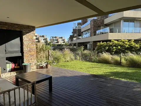 4 Ambientes con Jardín en una Planta en Venta en Las Piedras- Nordelta