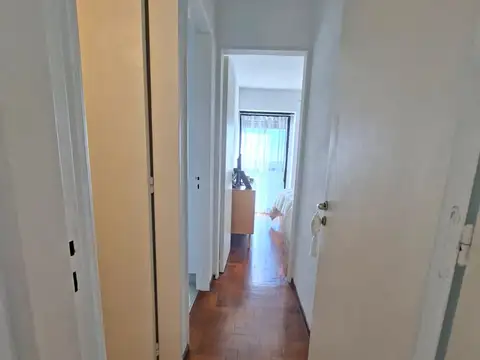 Departamento en venta en Martínez , 2 amb. Piso alto, vista abierta con cochera.