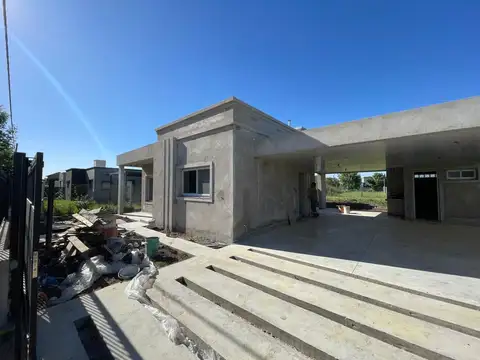 Casa en Venta en Roldan, San Lorenzo