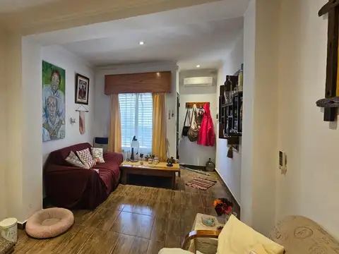 Casa 2 ambientes con 1 baño
