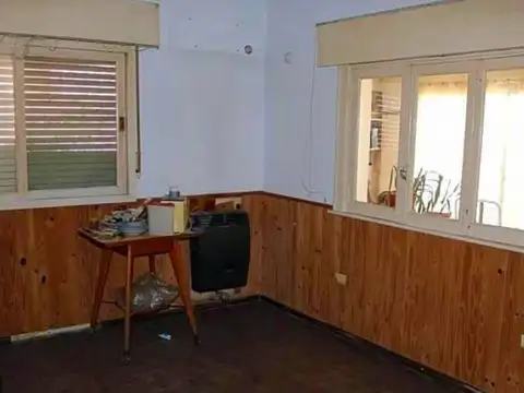 Casa 5 ambientes con 2 baños