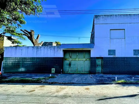 Depósito de 1300 m² cubiertos en Castelar con salida rápida a Acceso Oeste ideal logística