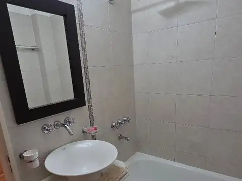 Hermoso monoambiente con balcón a pulmón de manzana