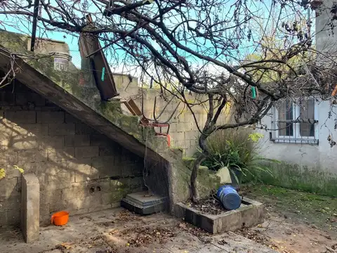 VENTA CASA 3 AMB. A RECICLAR  BARRIO DON EMILIO