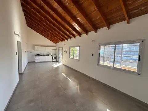 Depto Tipo Casa en Alquiler de 2 dormitorios