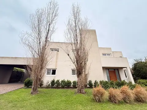 Casa en Alquiler de 5 dormitorios