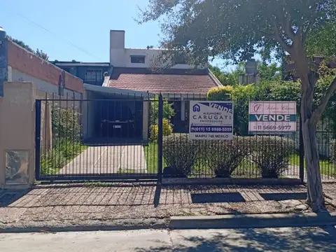 Casa en venta c/ cochera en Merlo