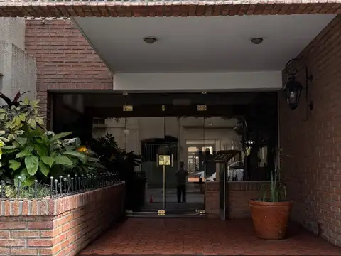 Departamento de 4 dorms. EN VENTA c/ cochera en Dean Funes al 300, Salta