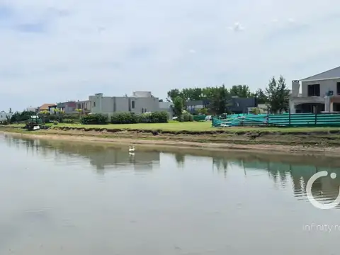 El Principado - Lote a laguna - U$S 30.600 de  adelanto y cuotas fijas