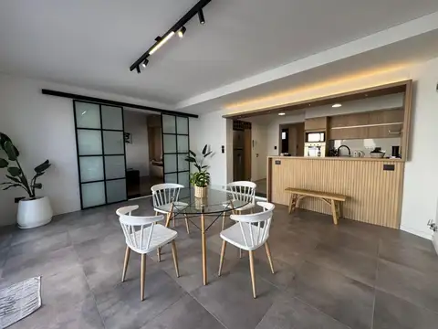 VENTA - CASA 3 DORMITORIOS CON PILETA Y COCHERA - JORGE CURA