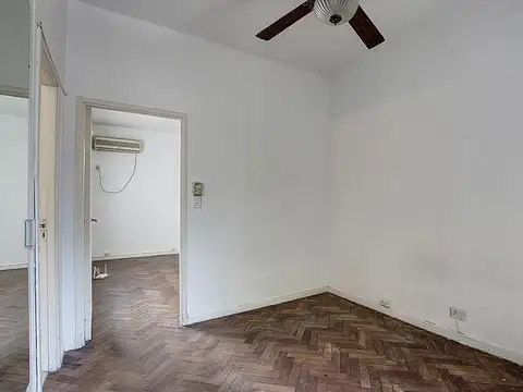 Zona Alto Palermo - 2do Piso por escalera - dos ambientes - alquiler